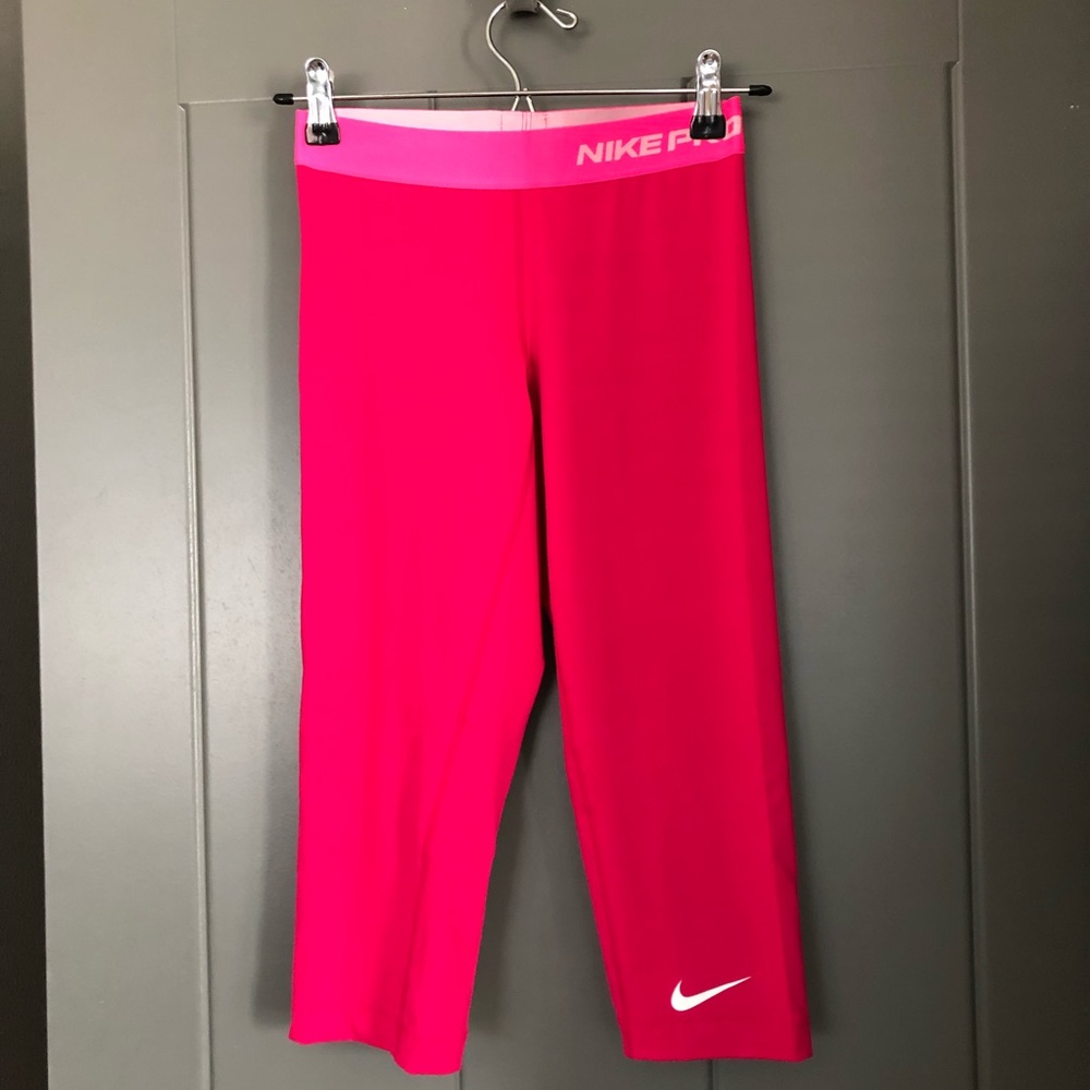 Pink Nike Pro Cropped Leggings
